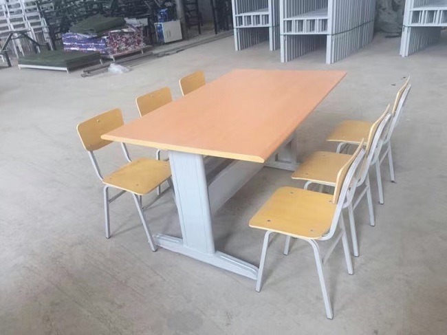 1628498290559098.jpg 閱覽桌